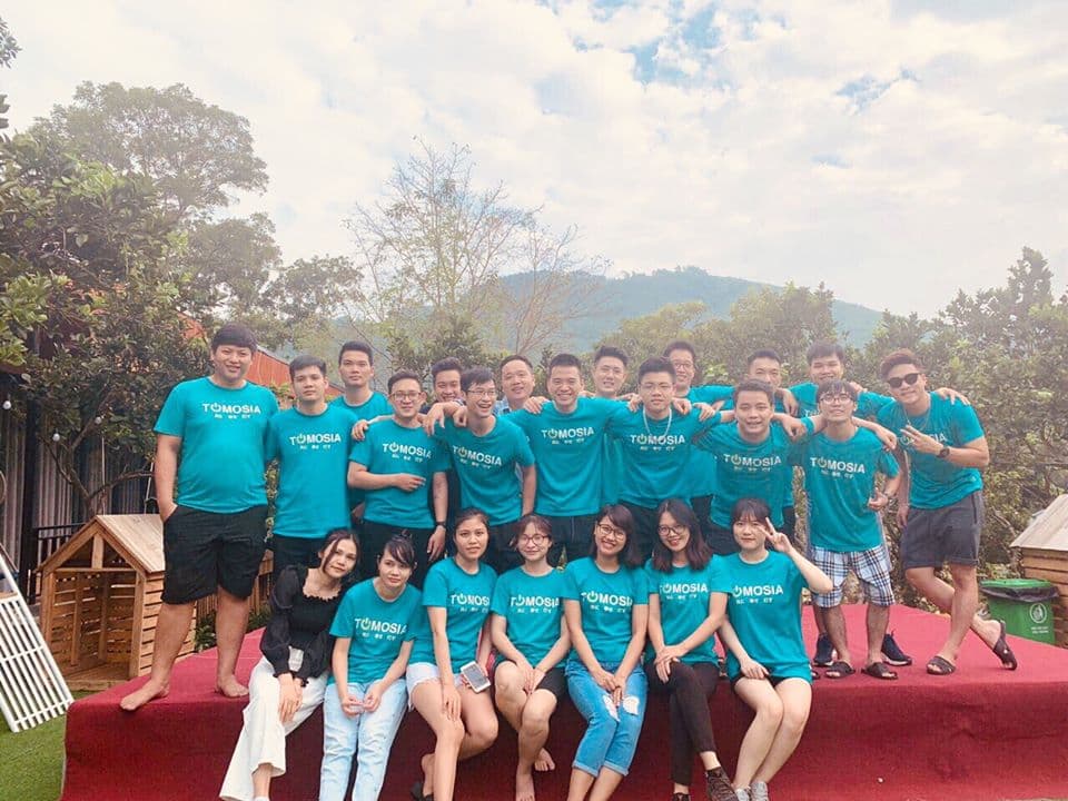 Đồng phục team building dã ngoại — khách hàng Startee